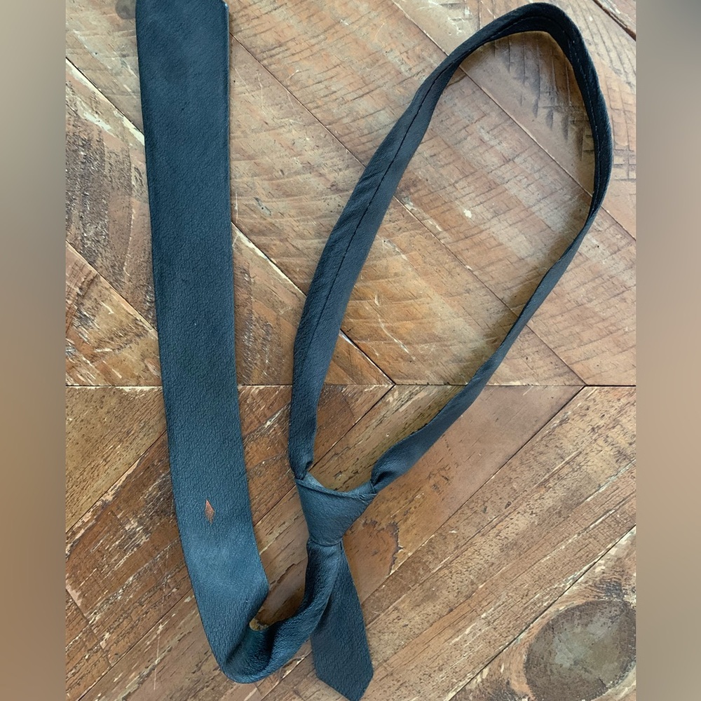 Vintage Wembley neck tie thin